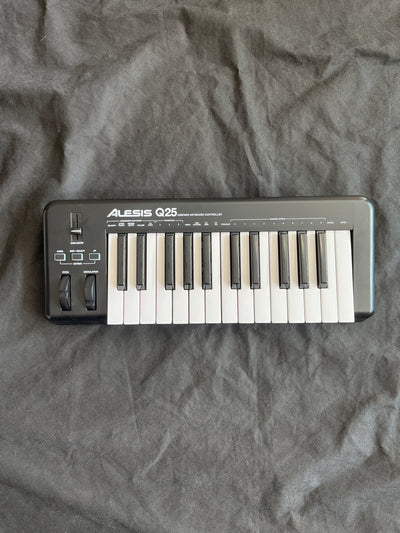 Q25 USB / Midi Keyboard Controller, Used - Q25-1