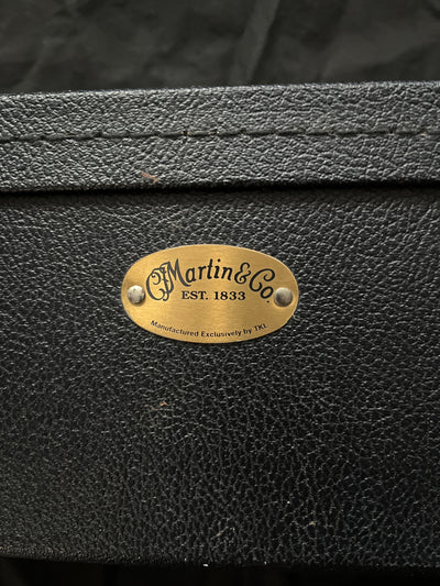 Hard case for Dreadnought Acoustic Guitar