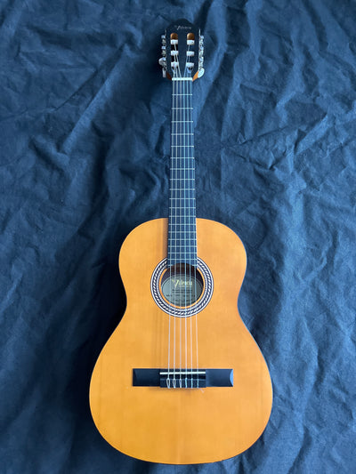 VC203NA Classical Guitar, Natural, 3/4 Size, Used - GG64D