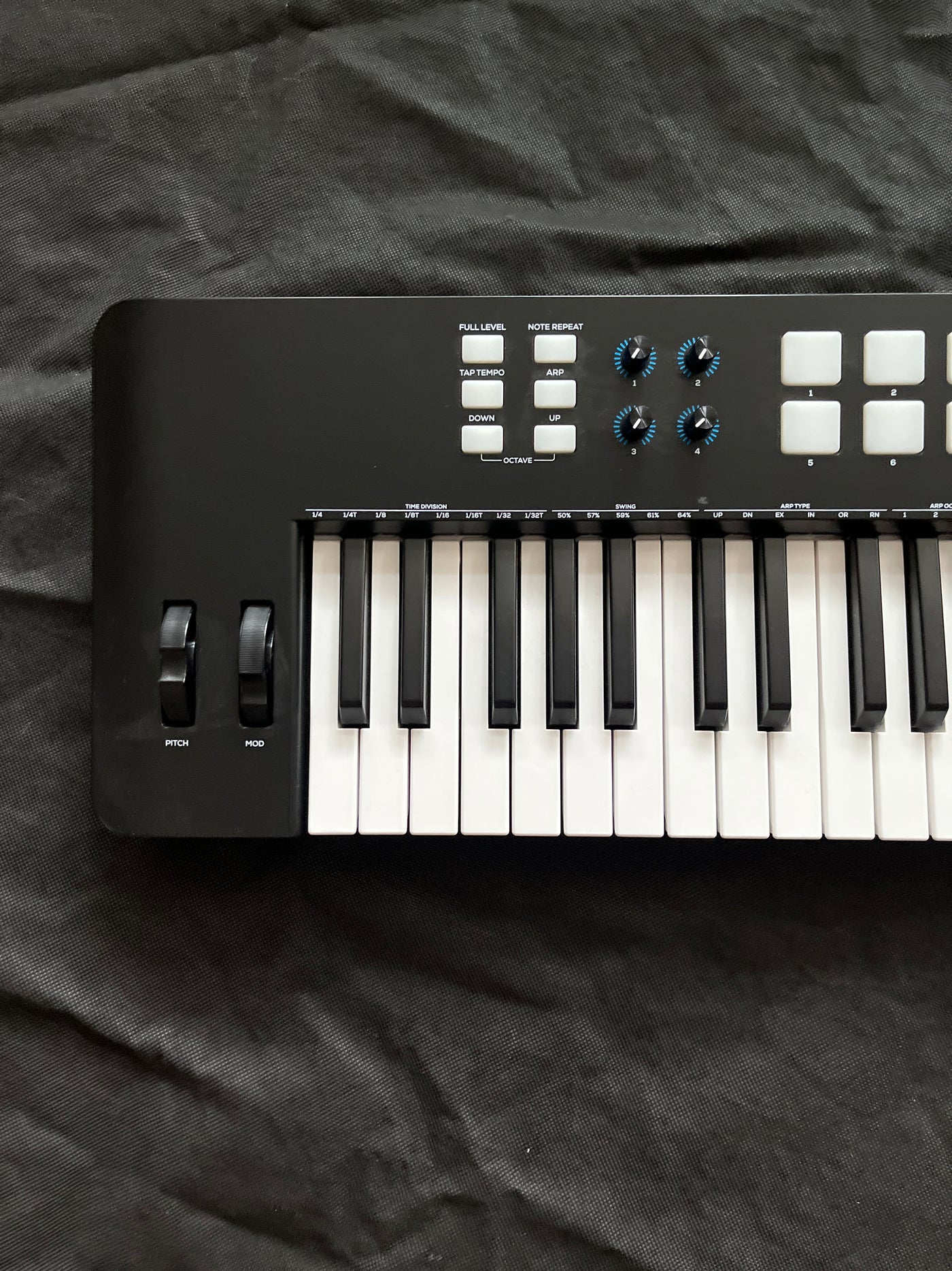 V61 USB / Midi Keyboard Controller, Used -GG88