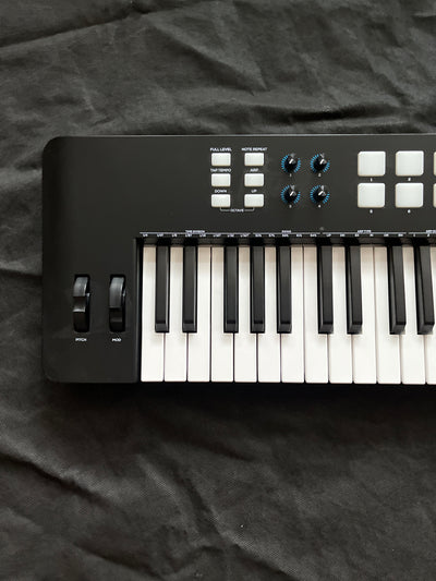 V61 USB / Midi Keyboard Controller, Used -GG88