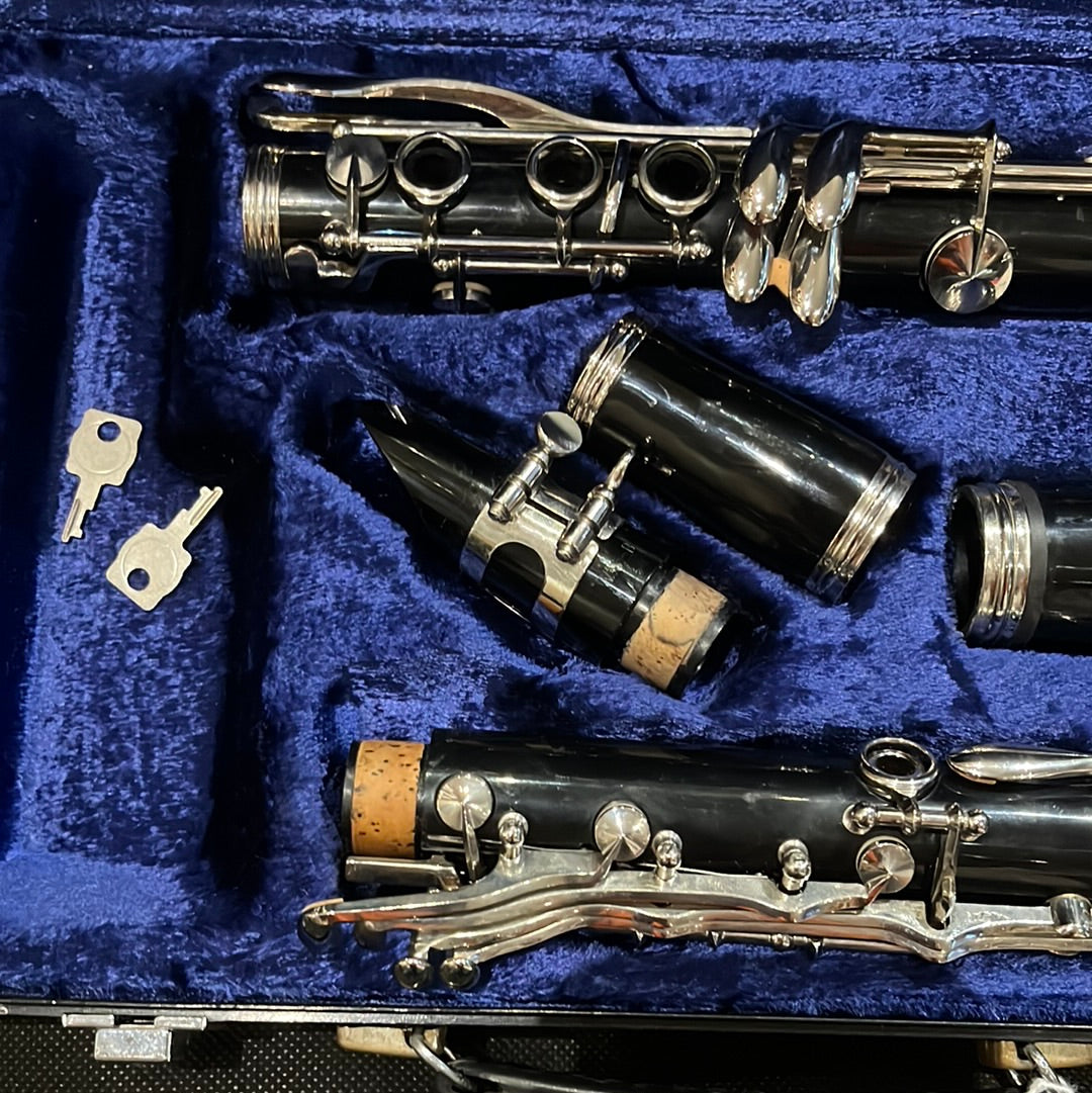 B12 Bb Clarinet Outfit, Used - EE51