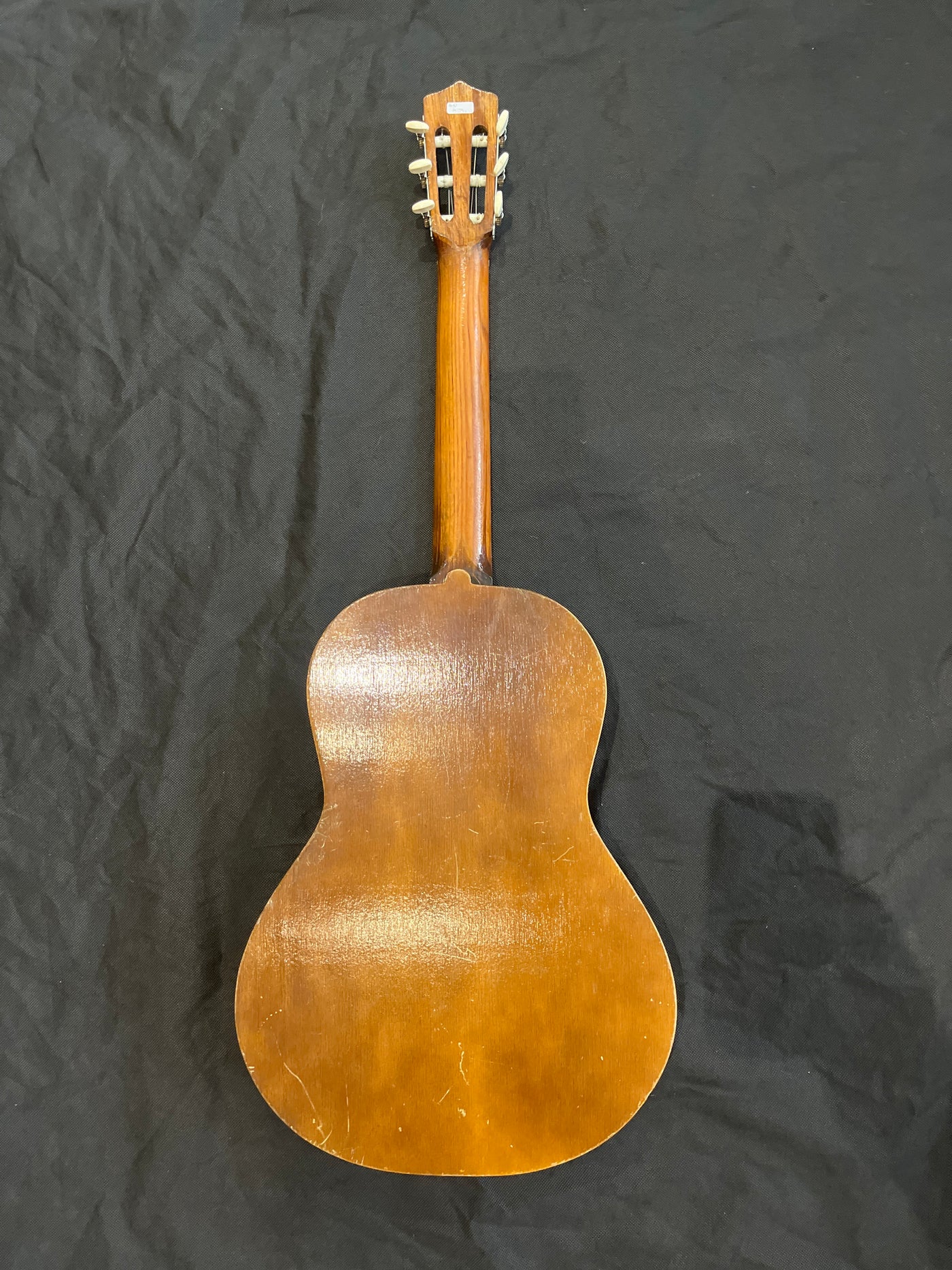 4/4 size classsical guitar, Natural, Used