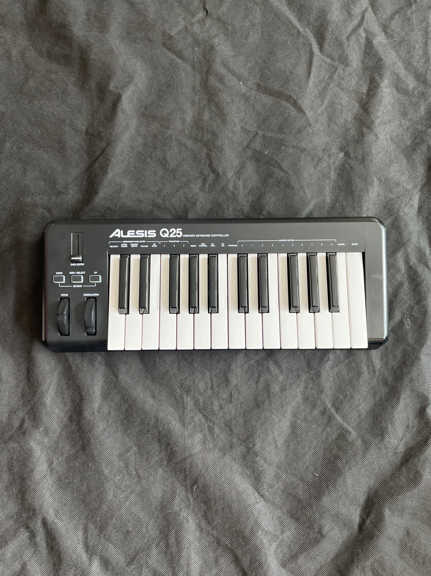 Q25 USB / Midi Keyboard Controller, Used - Q25-4