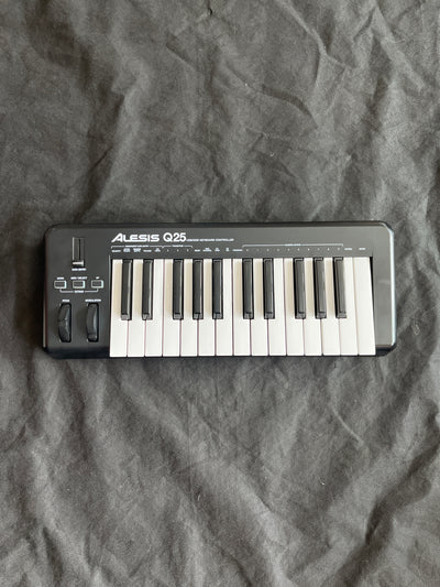 Q25 USB / Midi Keyboard Controller, Used - Q25-4