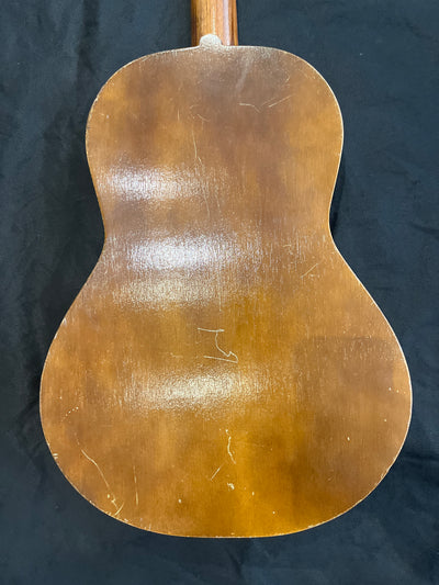 4/4 size classsical guitar, Natural, Used