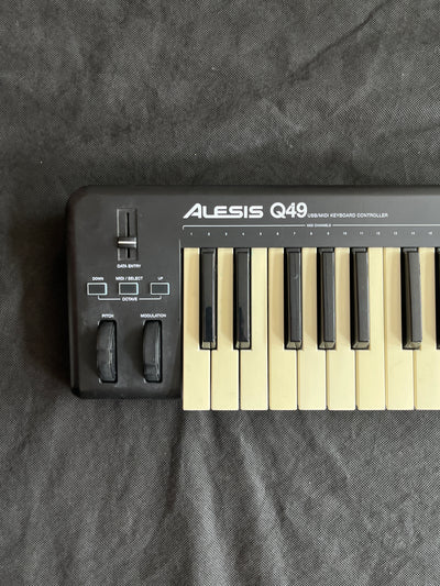 Q49 USB / Midi Keyboard Controller, Used - Q49-2