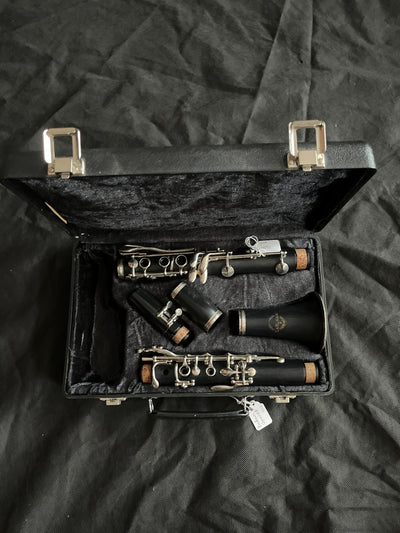Bb Clarinet Outfit, Used - GG92