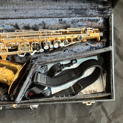 Alto Saxophone Outfit,  Used - DD91