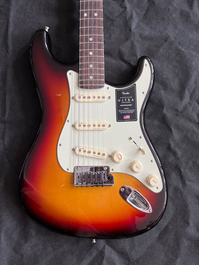 Ultra USA Stratocaster Ultraburst, Used - GG91