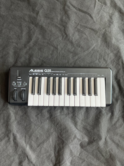 Q25 USB / Midi Keyboard Controller, Used - Q25-2