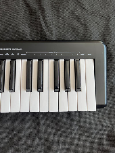 Q25 USB / Midi Keyboard Controller, Used - Q25-1