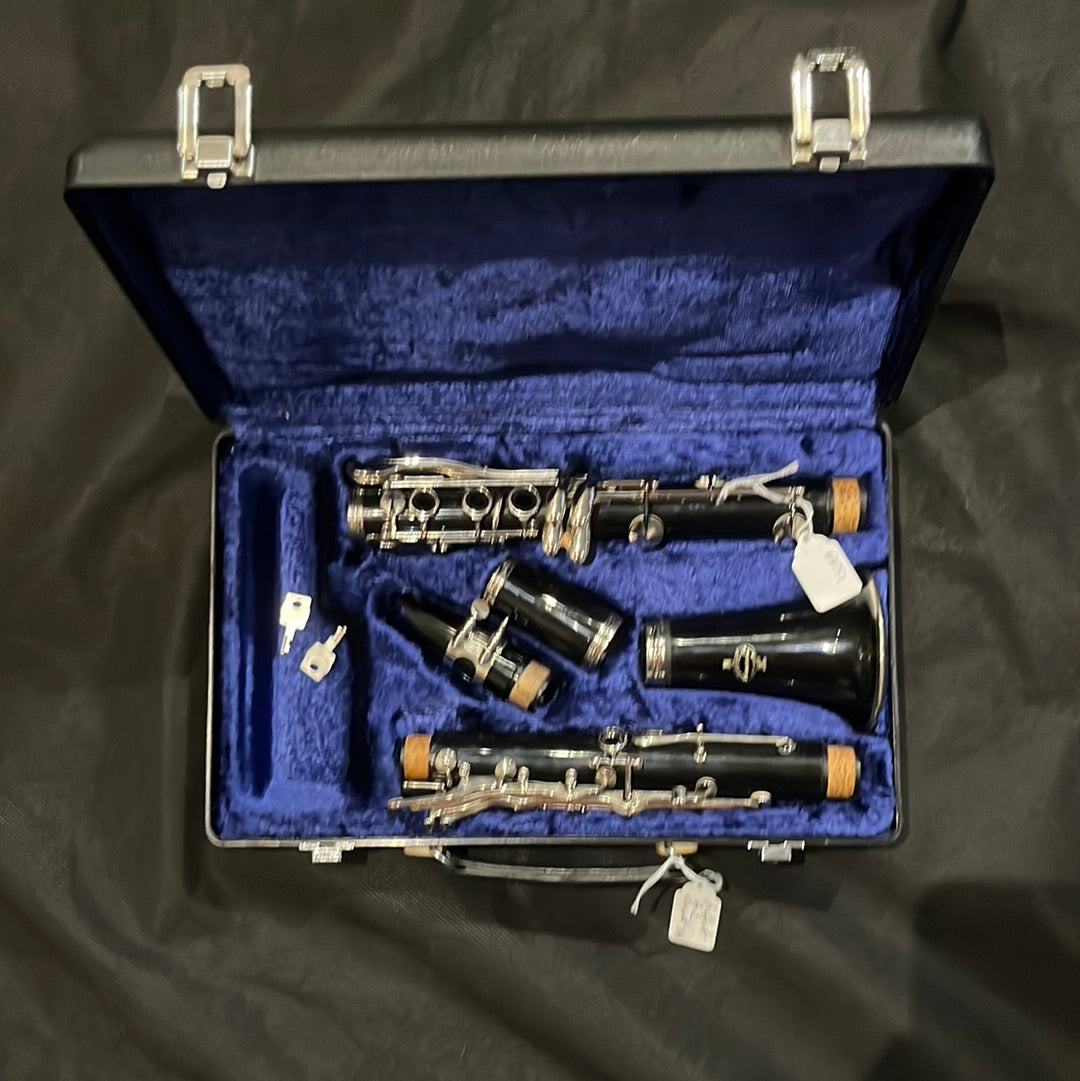 B12 Bb Clarinet Outfit, Used - EE51