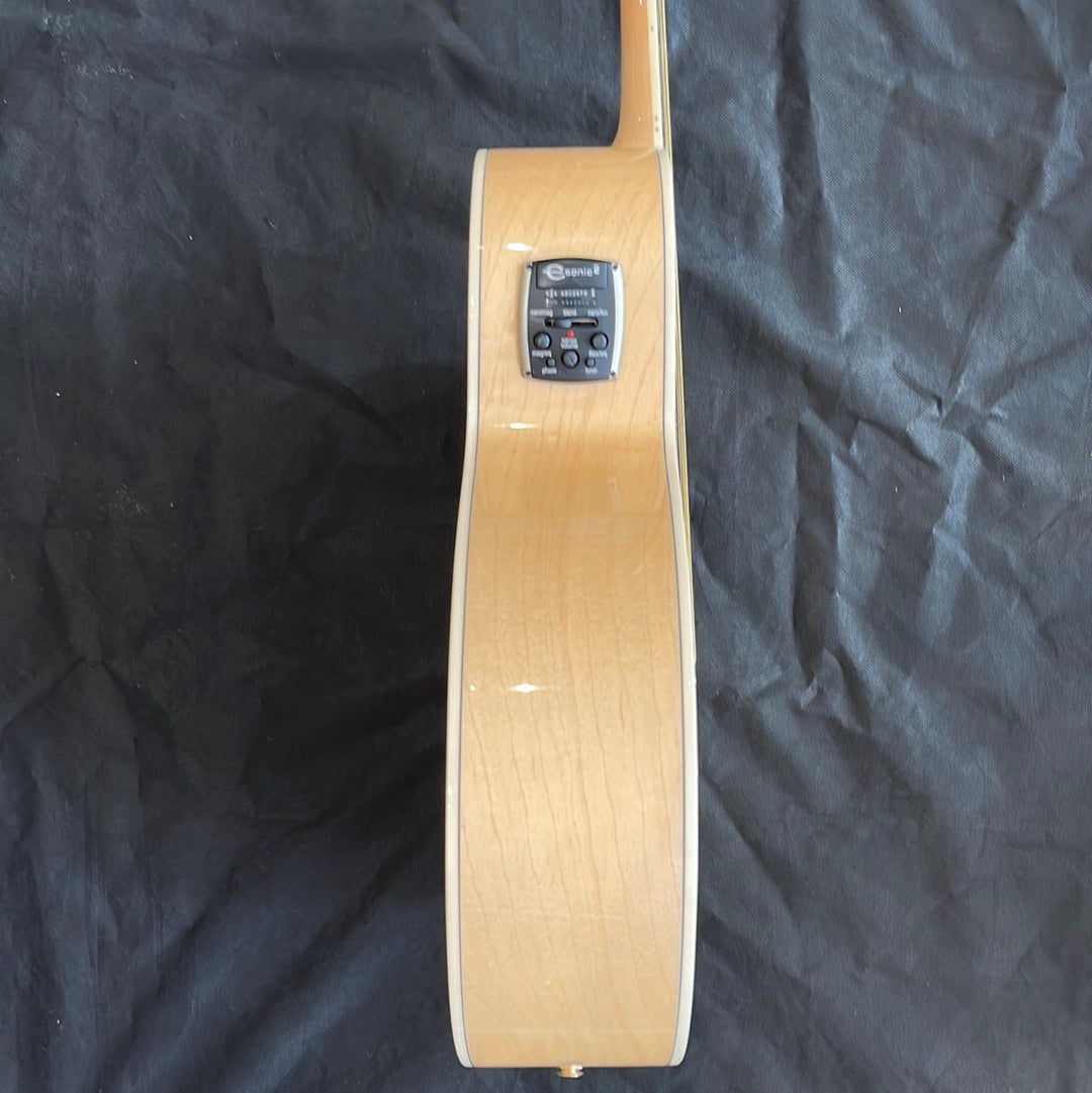 EJ-200EC Acoustic, Natural, Used - DD35A - Only front pickup working