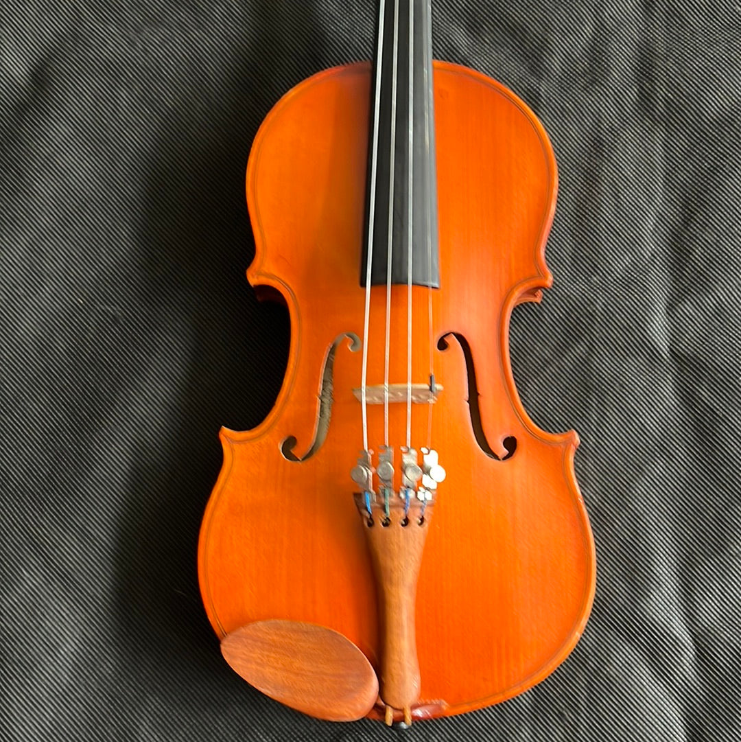 1400 Student 1/8 Violin In Old Style Hard case, With New Bow, Used