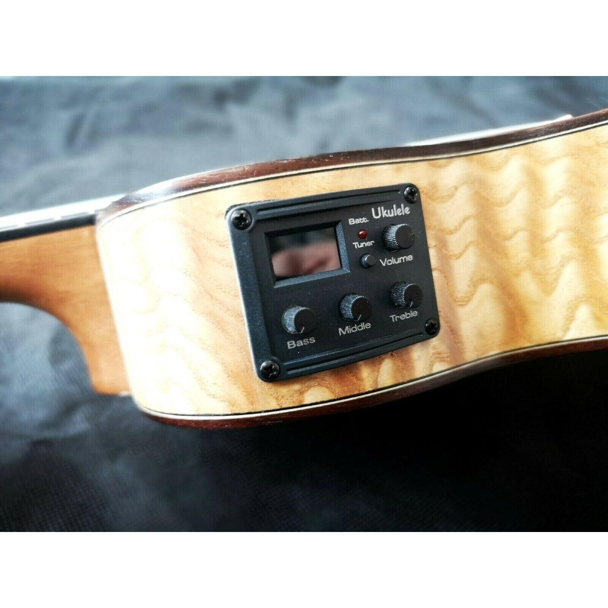 YWUK YQ24 EQ Ash Concert Ukulele with EQ, Satin