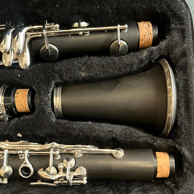 Bb Clarinet Outfit, Used - BB70
