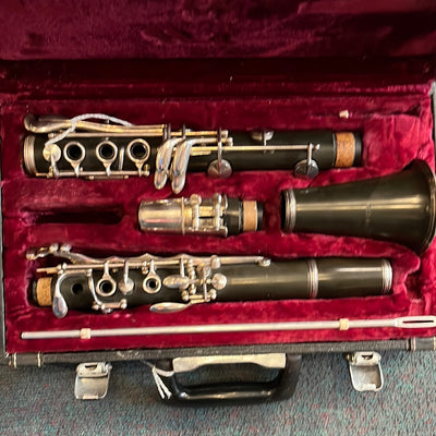 Bb Clarinet & Case, Used - X51E