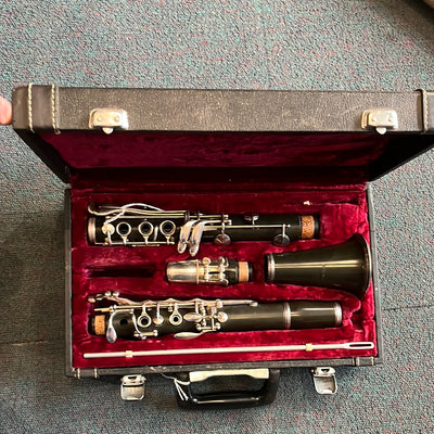 Bb Clarinet & Case, Used - X51E